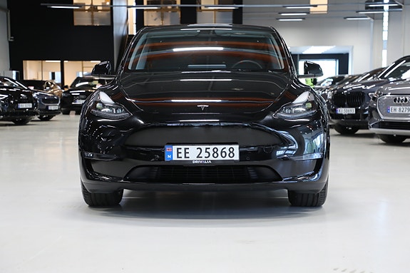 Tesla Model Y 3 of 30
