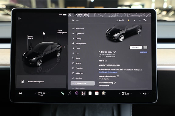 Tesla Model Y 26 of 30