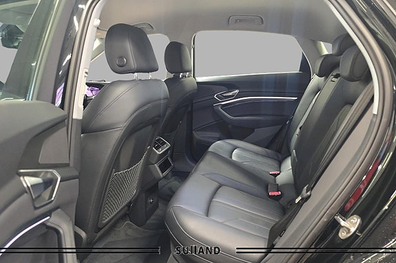 Audi e-tron Sportback 17 of 30