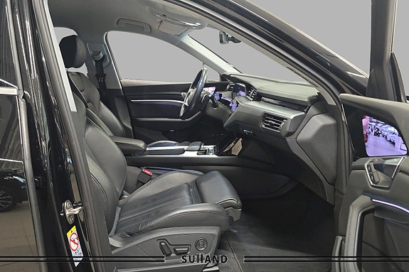 Audi e-tron Sportback 15 of 30
