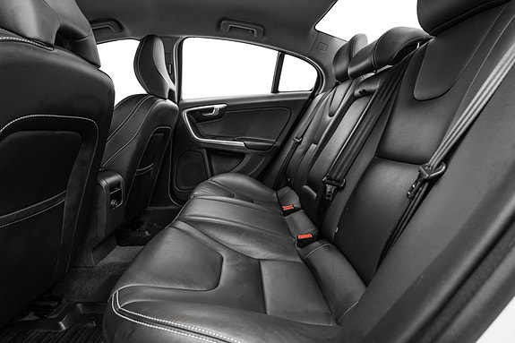 Volvo S60 17 of 24