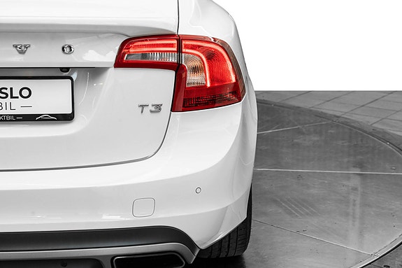 Volvo S60 8 of 24