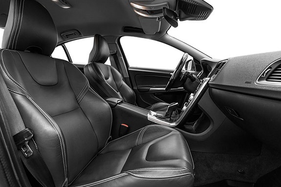 Volvo S60 15 of 24