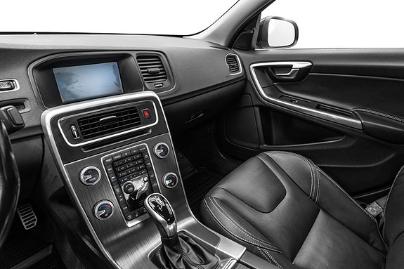 Volvo S60 12 of 24