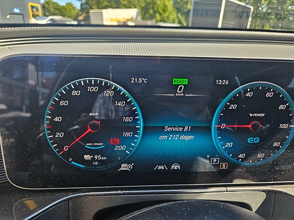 Mercedes-Benz EQC400 28 of 30