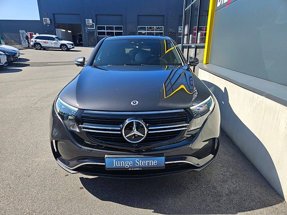 Mercedes-Benz EQC400 2 of 30