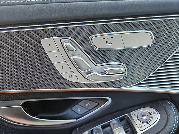 Mercedes-Benz EQC400 29 of 30