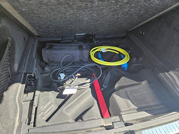 Mercedes-Benz EQC400 10 of 30