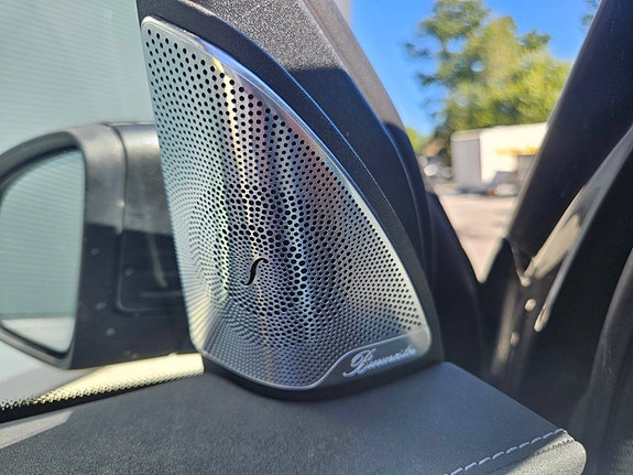 Mercedes-Benz EQC400 30 of 30