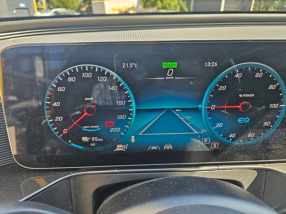 Mercedes-Benz EQC400 27 of 30