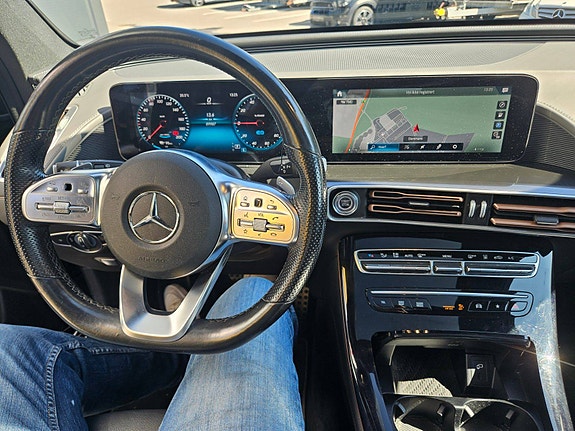 Mercedes-Benz EQC400 14 of 30