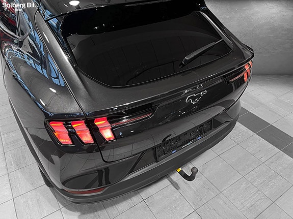 Ford Mustang Mach-E 8 of 29