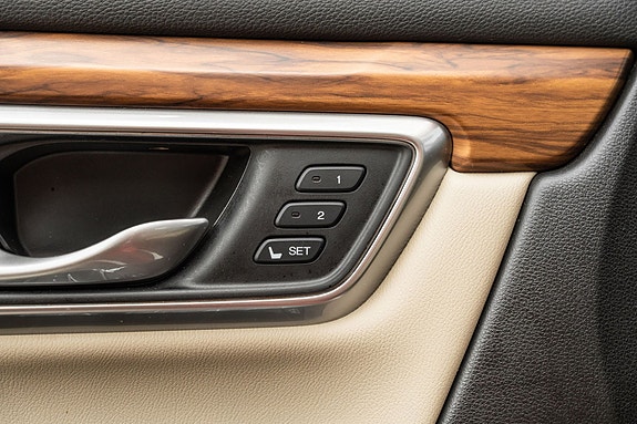 Honda CR-V 12 of 28
