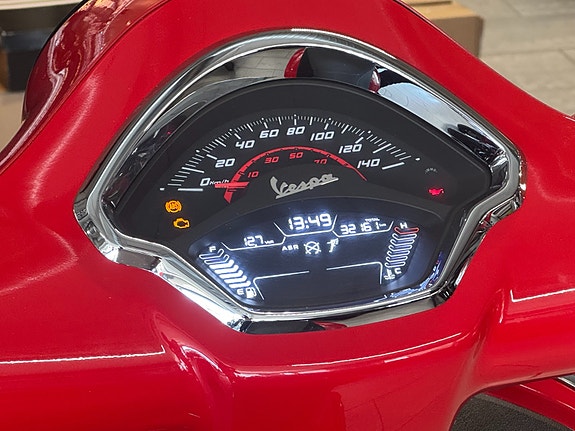Piaggio GTS300 Super / Facelift / Keyless 13 of 17