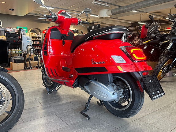 Piaggio GTS300 Super / Facelift / Keyless 8 of 17