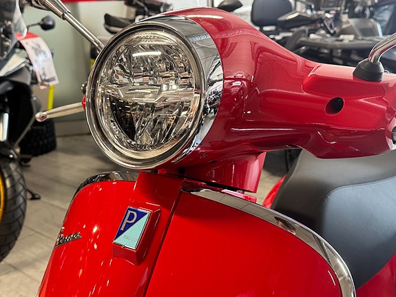 Piaggio GTS300 Super / Facelift / Keyless 16 of 17