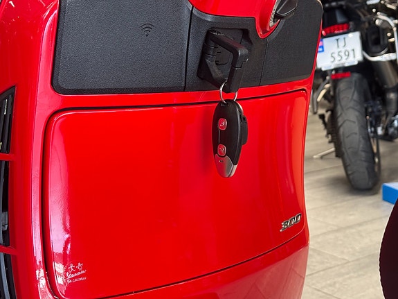 Piaggio GTS300 Super / Facelift / Keyless 9 of 17