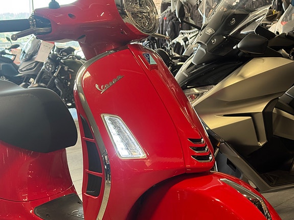 Piaggio GTS300 Super / Facelift / Keyless 2 of 17
