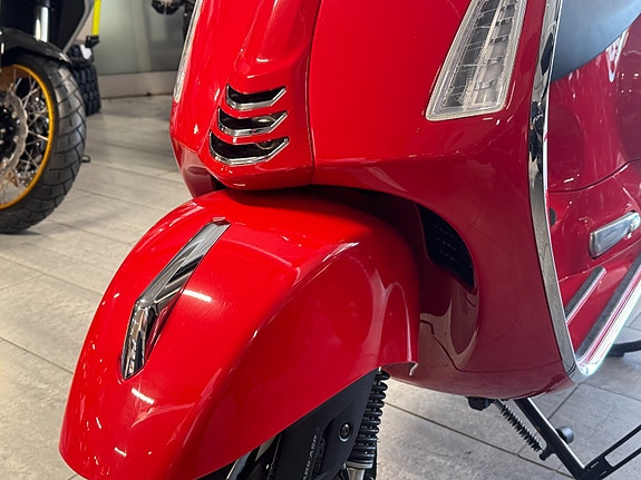 Piaggio GTS300 Super / Facelift / Keyless 17 of 17