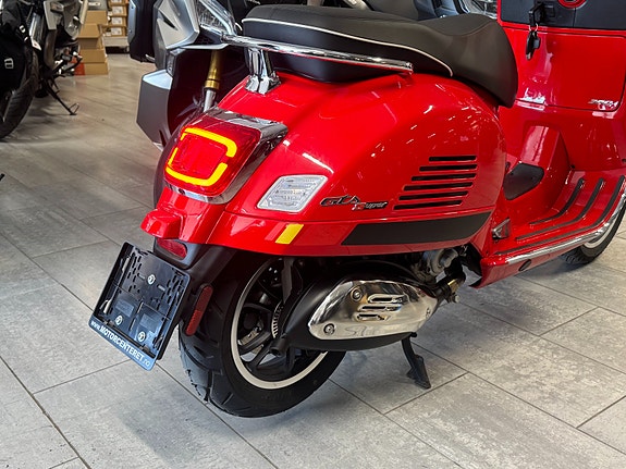Piaggio GTS300 Super / Facelift / Keyless 6 of 17