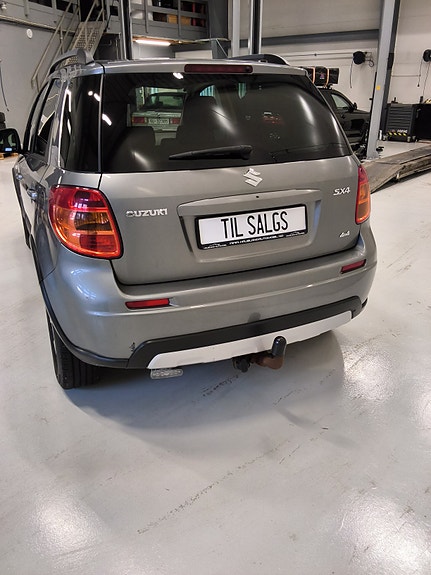 Suzuki SX4 4 of 18