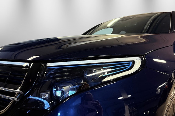 Mercedes-Benz EQC400 12 of 30