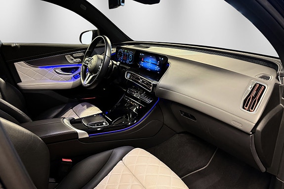Mercedes-Benz EQC400 21 of 30