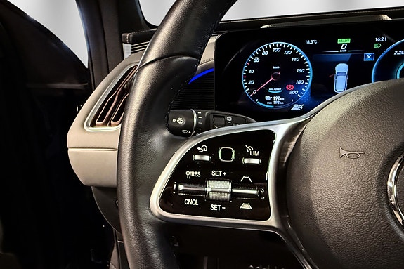 Mercedes-Benz EQC400 30 of 30