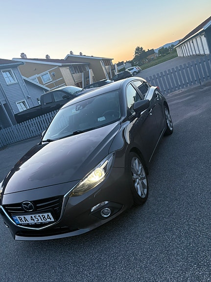 Mazda 3 2 of 25