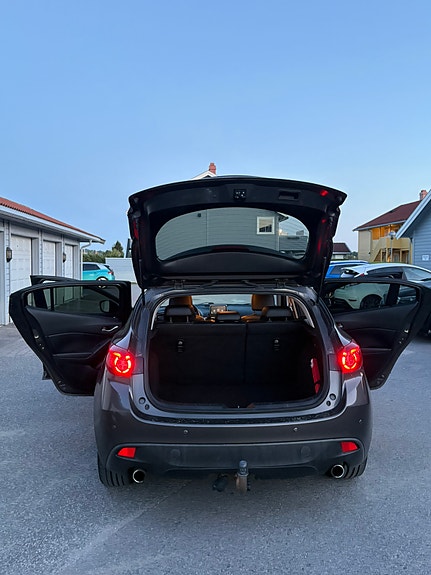 Mazda 3 25 of 25