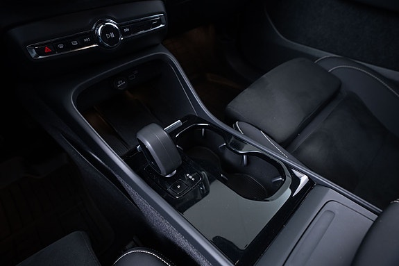 Volvo XC40 21 of 30