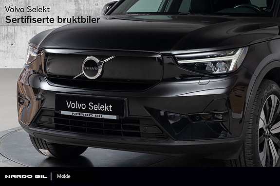Volvo XC40 4 of 30