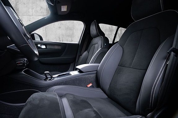 Volvo XC40 27 of 30