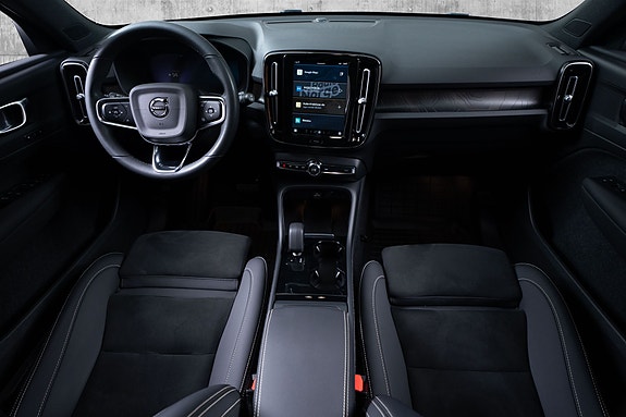 Volvo XC40 30 of 30