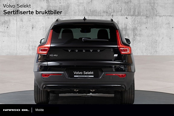 Volvo XC40 7 of 30