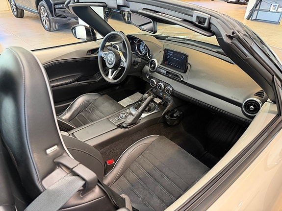 Mazda MX-5 28 of 29