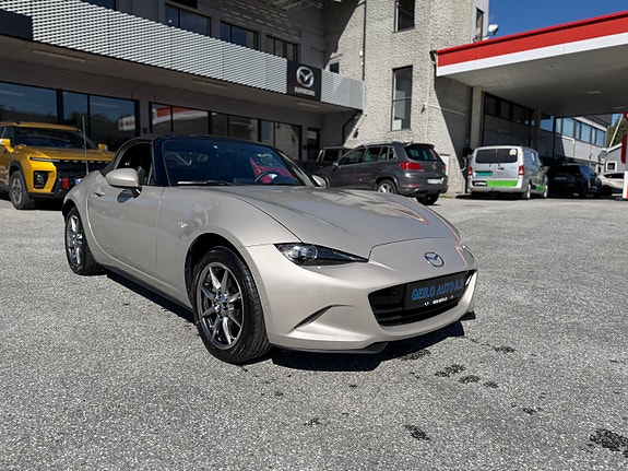 Mazda MX-5 3 of 29