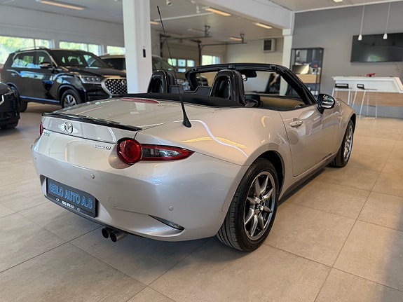 Mazda MX-5 23 of 29