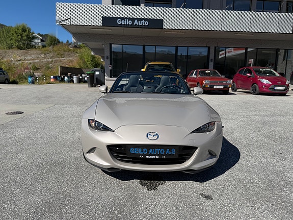 Mazda MX-5 10 of 29