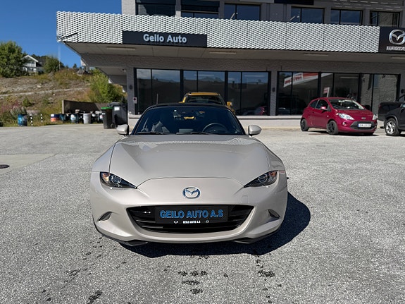 Mazda MX-5 2 of 29
