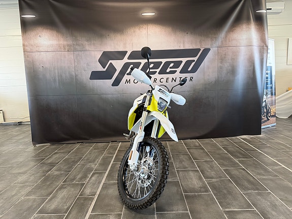 Husqvarna 701 Enduro DEMO 3 of 14