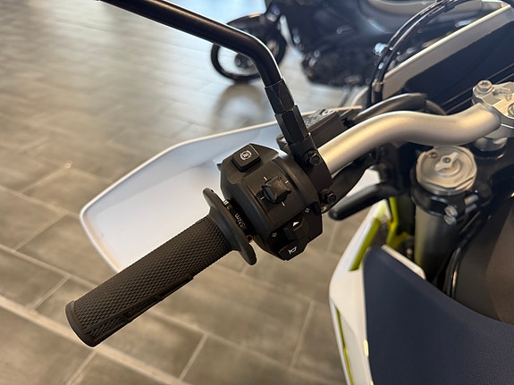 Husqvarna 701 Enduro DEMO 11 of 14