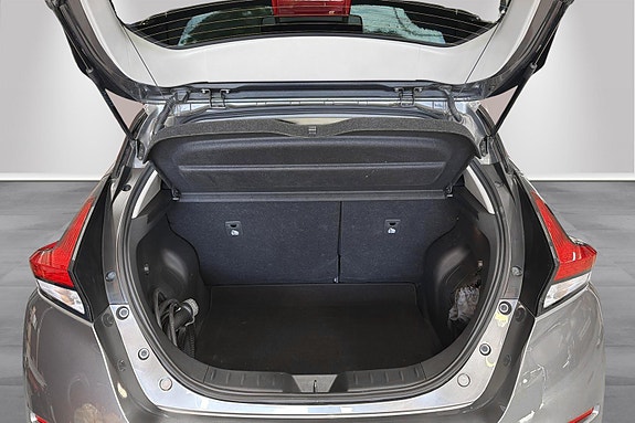 Nissan Leaf 5 of 30