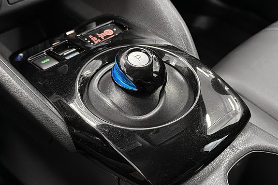 Nissan Leaf 14 of 30