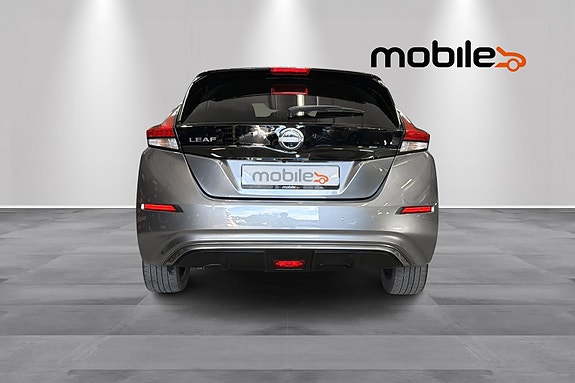 Nissan Leaf 4 of 30
