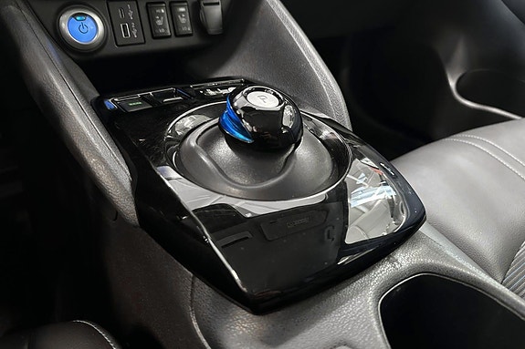 Nissan Leaf 28 of 30