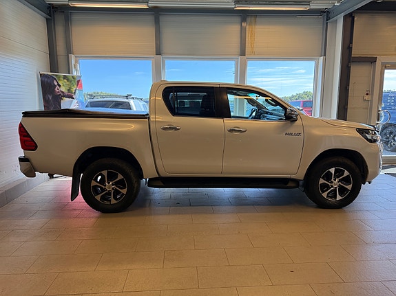 Toyota HiLux 4 of 25