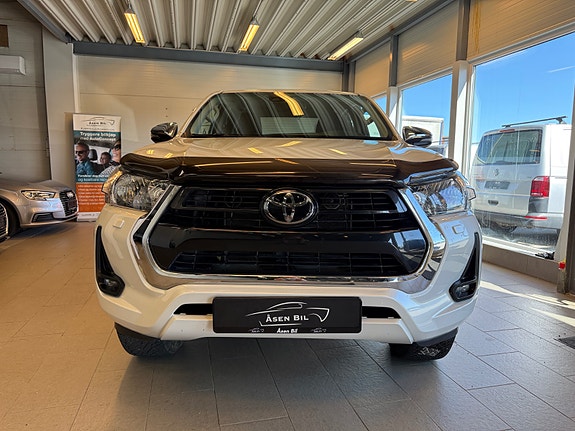Toyota HiLux 3 of 25