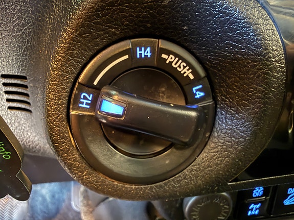 Toyota HiLux 16 of 25