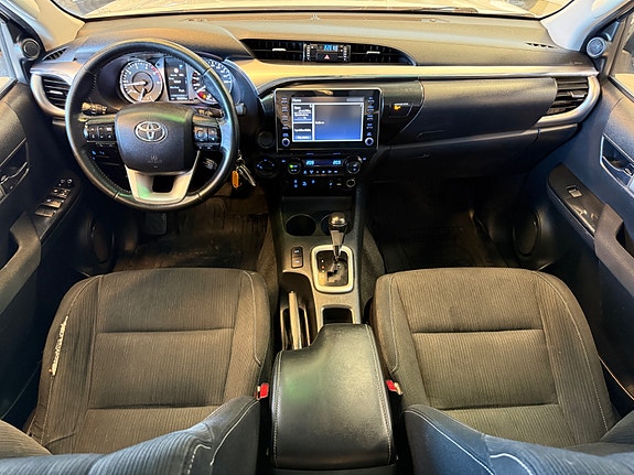 Toyota HiLux 19 of 25
